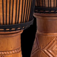 Djembé Meister Schnitzerei 65cm